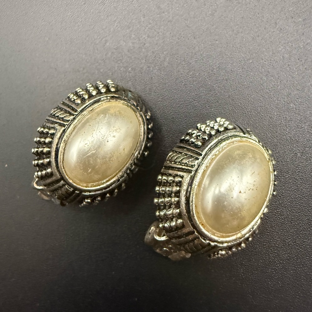 Vintage-inspired Silver-tone Clip-on earrings with faux pearl Cabochons
